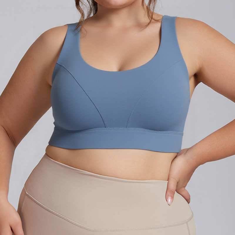 Plus-size women's yoga clothes with a slightly plump figure, sports bras with fixed breast pads, integrated cups for gathering and shock absorption, suitable for training and fitness